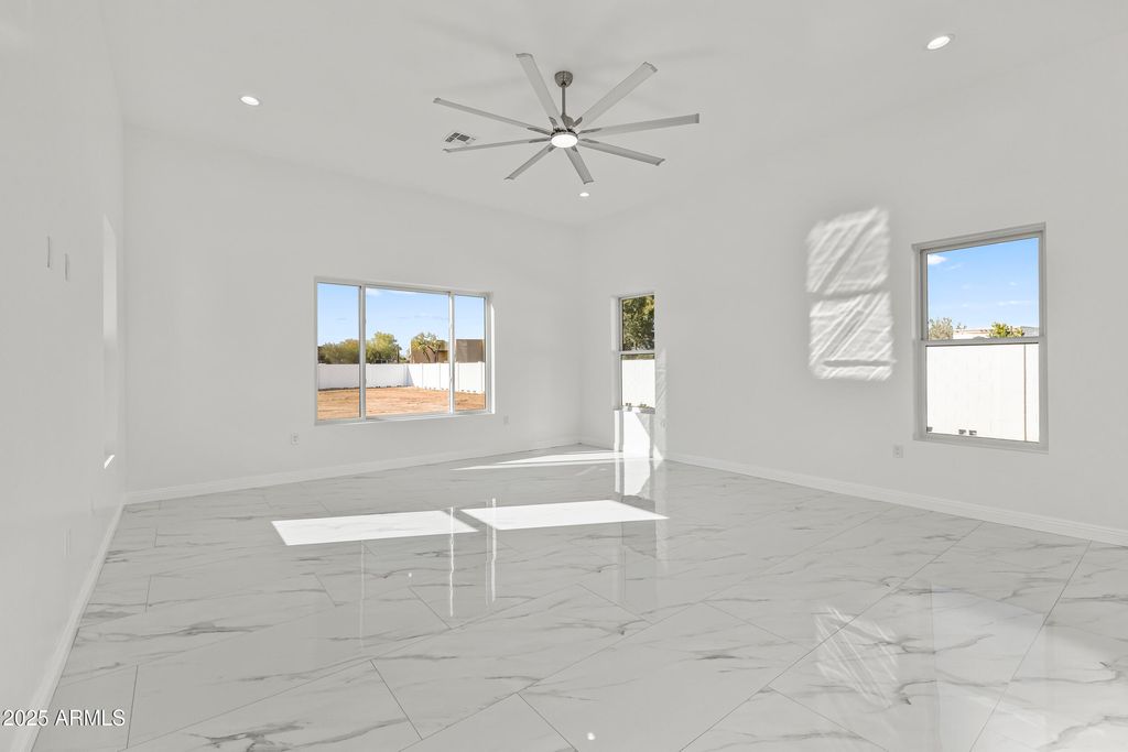Image 40 of property listing at 25816 N 155th Avenue, Surprise, AZ 85387