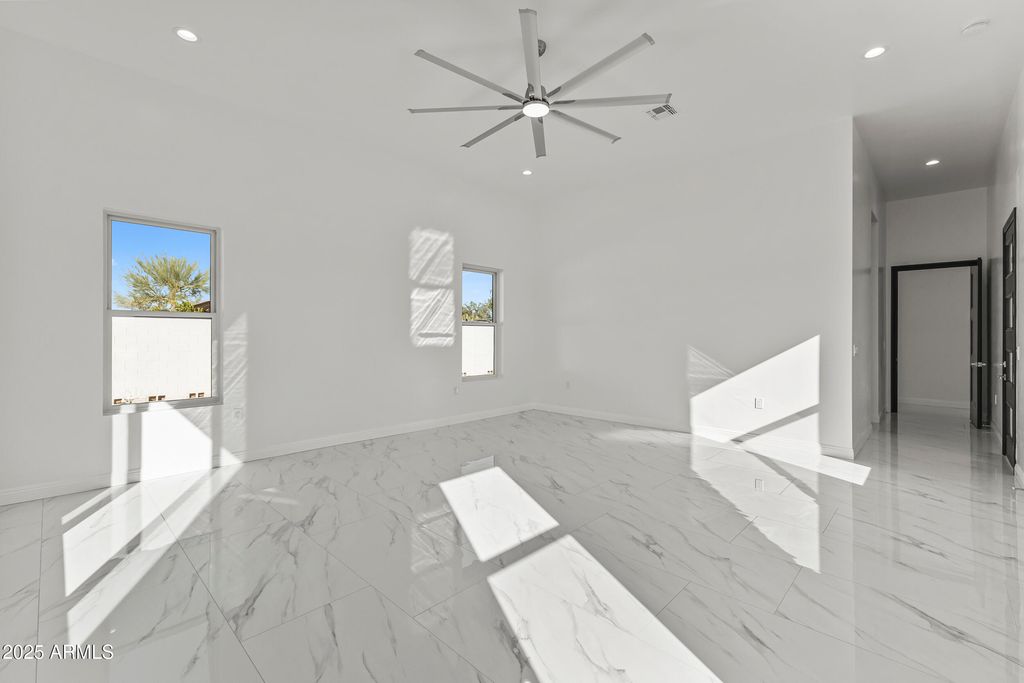 Image 41 of property listing at 25816 N 155th Avenue, Surprise, AZ 85387