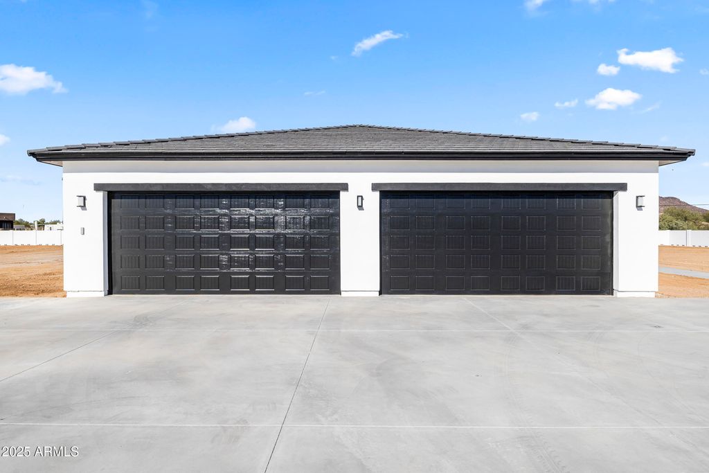 Image 88 of property listing at 25816 N 155th Avenue, Surprise, AZ 85387