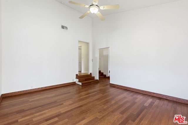 4345 Canoga Avenue, Woodland Hills (los Angeles), CA 91364