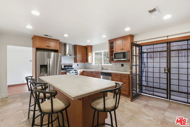 4345 Canoga Avenue, Woodland Hills (los Angeles), CA 91364