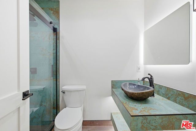 4345 Canoga Avenue, Woodland Hills (los Angeles), CA 91364