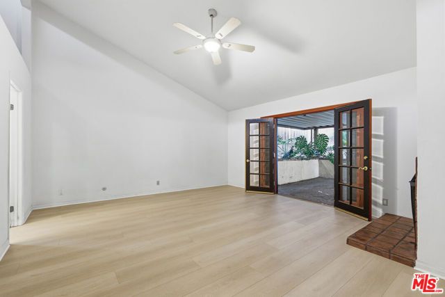 4345 Canoga Avenue, Woodland Hills (los Angeles), CA 91364