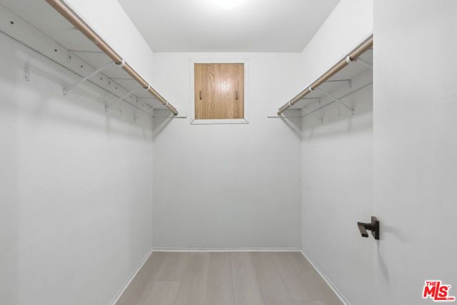 4345 Canoga Avenue, Woodland Hills (los Angeles), CA 91364