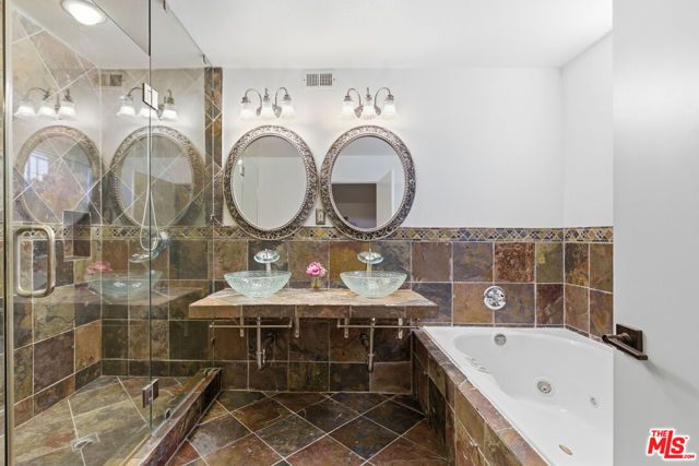 4345 Canoga Avenue, Woodland Hills (los Angeles), CA 91364