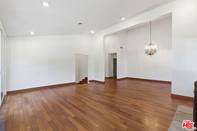 4345 Canoga Avenue, Woodland Hills (los Angeles), CA 91364