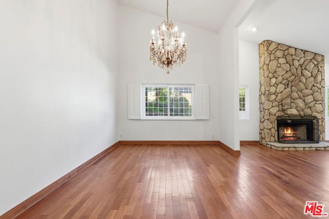 4345 Canoga Avenue, Woodland Hills (los Angeles), CA 91364