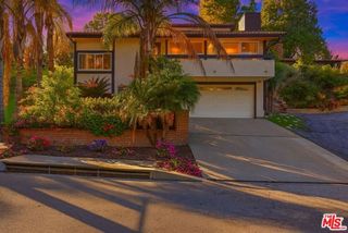 4345 Canoga Avenue, Woodland Hills (los Angeles), CA 91364