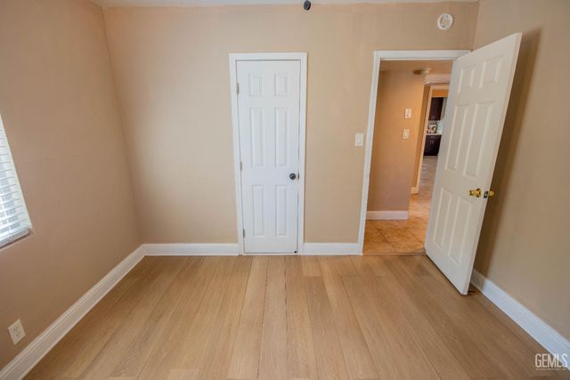 1917 Clark Avenue, Bakersfield, CA 93304