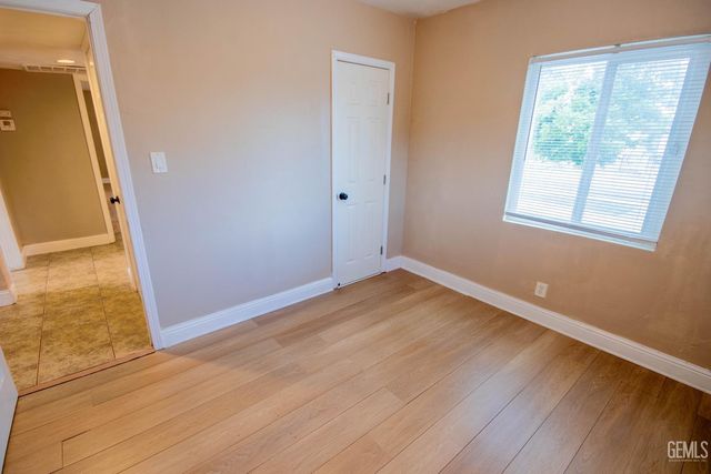 1917 Clark Avenue, Bakersfield, CA 93304