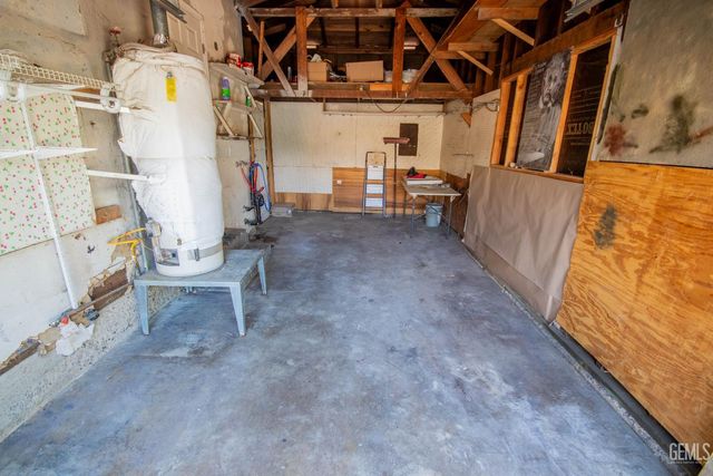 1917 Clark Avenue, Bakersfield, CA 93304