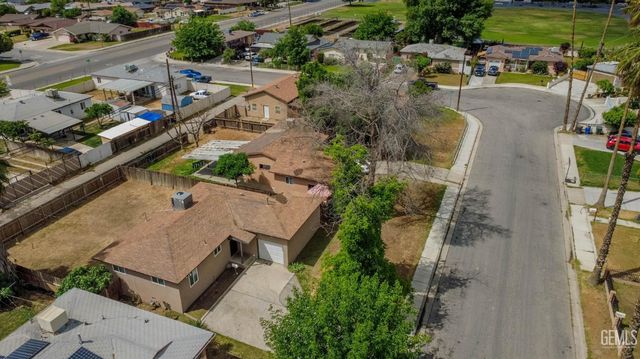 1917 Clark Avenue, Bakersfield, CA 93304
