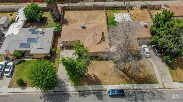 1917 Clark Avenue, Bakersfield, CA 93304