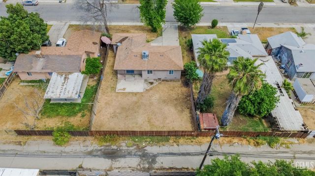 1917 Clark Avenue, Bakersfield, CA 93304