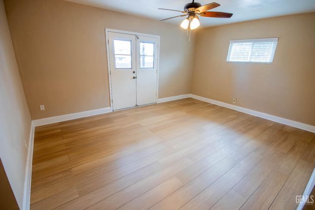 1917 Clark Avenue, Bakersfield, CA 93304