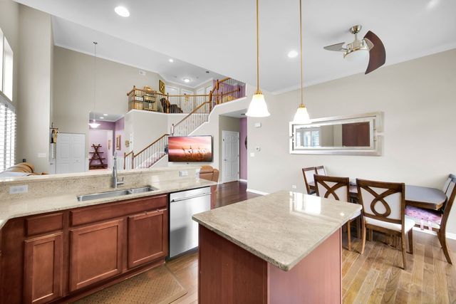 1031 Ravendale Court, Naperville, IL 60540