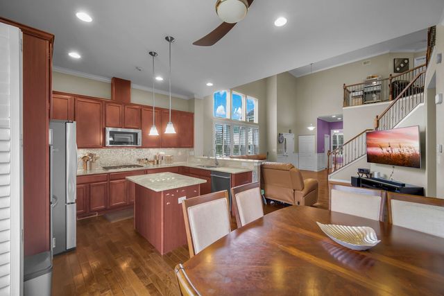 1031 Ravendale Court, Naperville, IL 60540