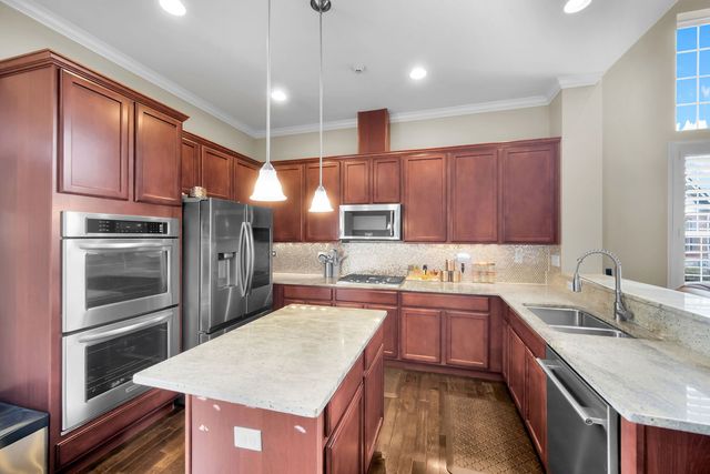 1031 Ravendale Court, Naperville, IL 60540