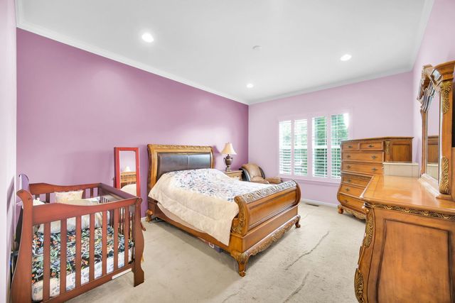 1031 Ravendale Court, Naperville, IL 60540