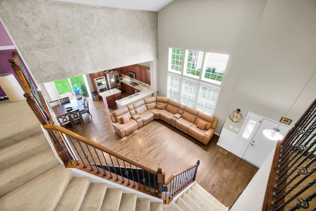 1031 Ravendale Court, Naperville, IL 60540