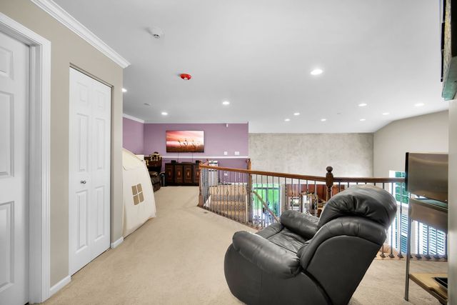 1031 Ravendale Court, Naperville, IL 60540