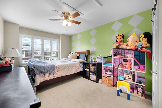 1031 Ravendale Court, Naperville, IL 60540