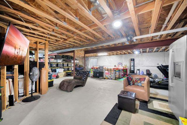 1031 Ravendale Court, Naperville, IL 60540