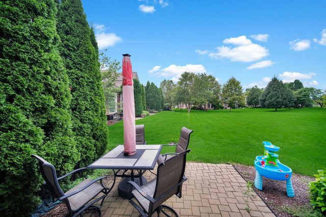1031 Ravendale Court, Naperville, IL 60540