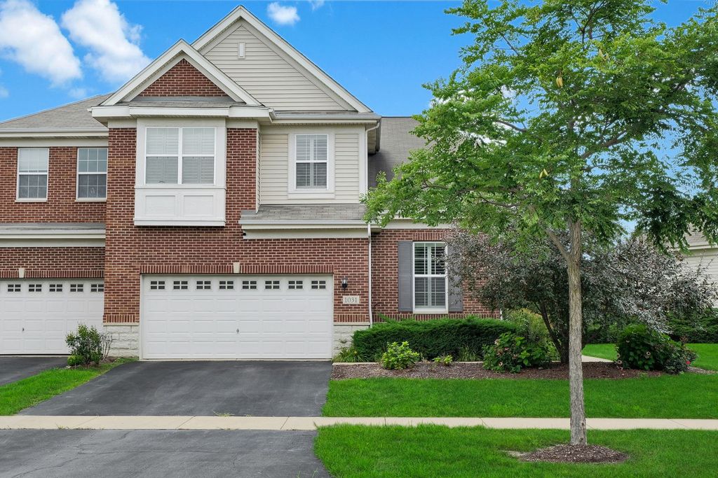 1031 Ravendale Court, Naperville, IL 60540