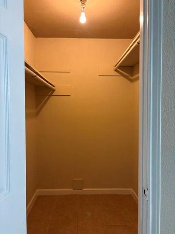 16030 Blackhawk Boulevard, Friendswood, TX 77546