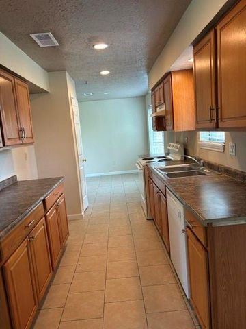 16030 Blackhawk Boulevard, Friendswood, TX 77546