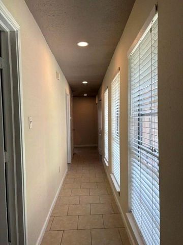 16030 Blackhawk Boulevard, Friendswood, TX 77546