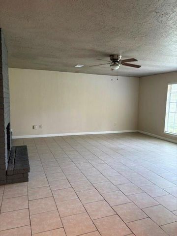 16030 Blackhawk Boulevard, Friendswood, TX 77546