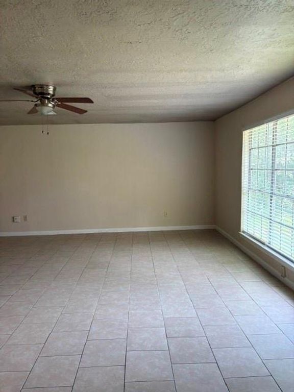16030 Blackhawk Boulevard, Friendswood, TX 77546