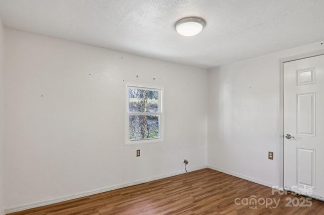 201 Cranbrook Circle, Hendersonville, NC 28792