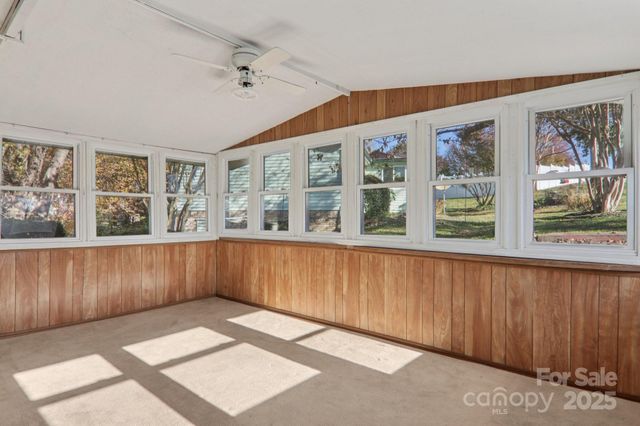 201 Cranbrook Circle, Hendersonville, NC 28792