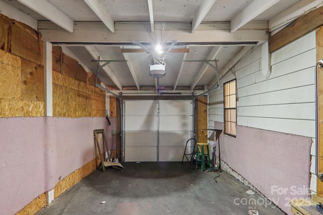 201 Cranbrook Circle, Hendersonville, NC 28792