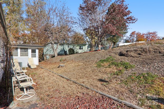 201 Cranbrook Circle, Hendersonville, NC 28792