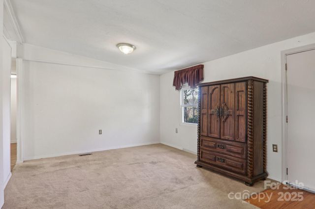 201 Cranbrook Circle, Hendersonville, NC 28792