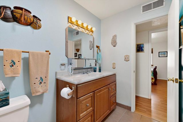 616 Mountain View Avenue NE, Albuquerque, NM 87123