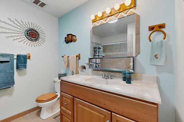 616 Mountain View Avenue NE, Albuquerque, NM 87123