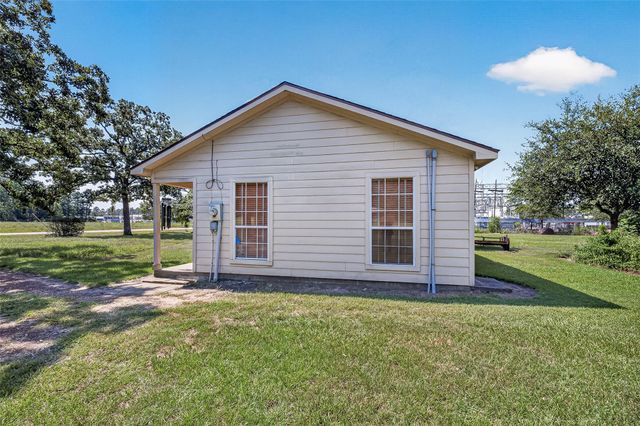 2200 Red Oak Lane, Conroe, TX 77306