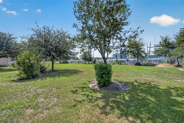 2200 Red Oak Lane, Conroe, TX 77306