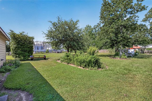 2200 Red Oak Lane, Conroe, TX 77306