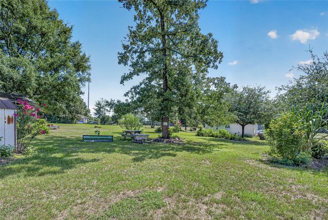 2200 Red Oak Lane, Conroe, TX 77306