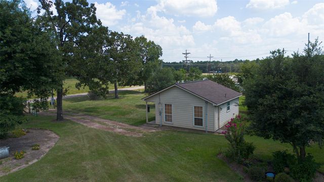 2200 Red Oak Lane, Conroe, TX 77306