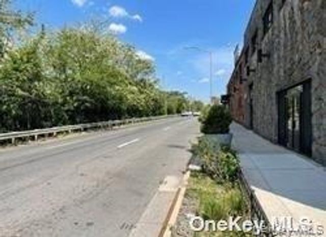66-00 Queens Midtown Expressway 103, Maspeth, NY 11378