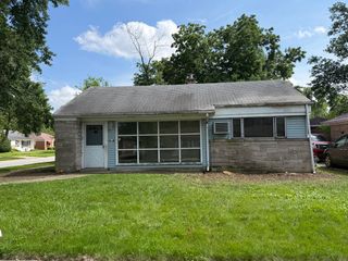 2141 Spruce Road, Homewood, IL 60430