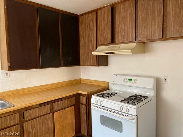 6433 Addely Drive, Las Vegas, NV 89108