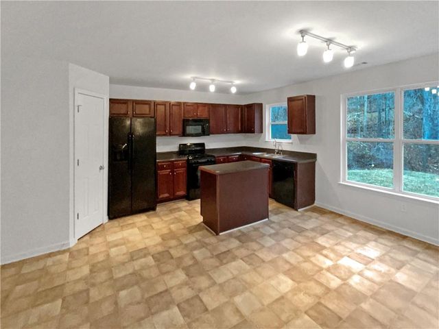 3205 Hunting Creek Pass, Douglasville, GA 30135